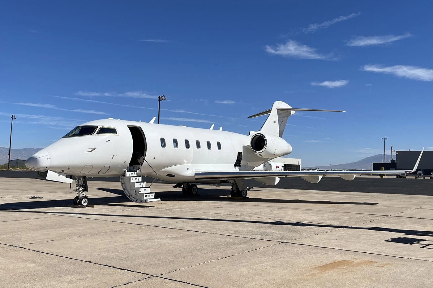 BOMBARDIER CHALLENGER 300