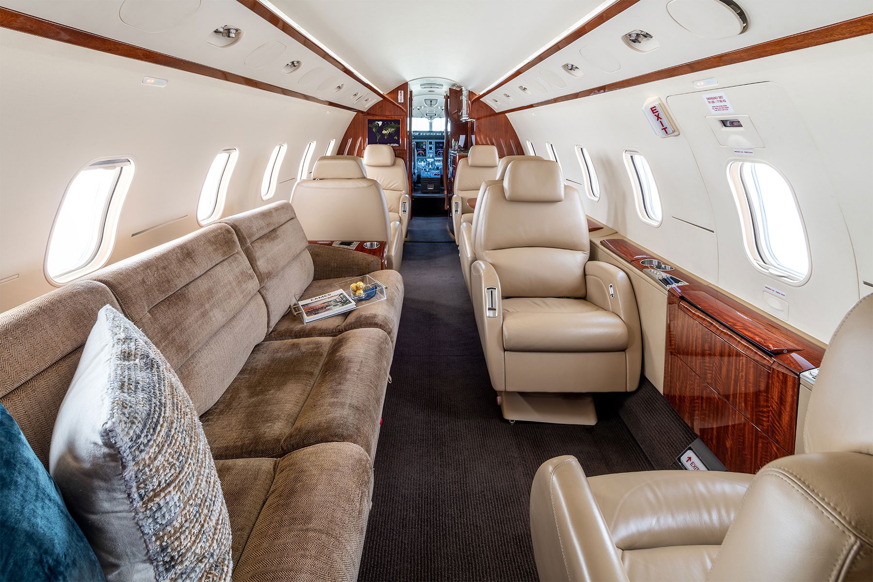 BOMBARDIER CHALLENGER 300