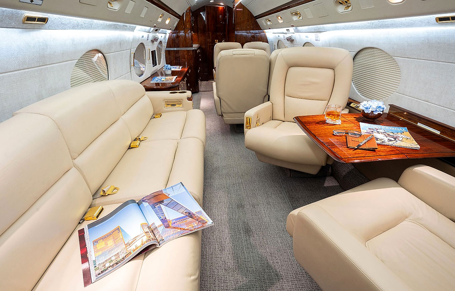 GULFSTREAM IV